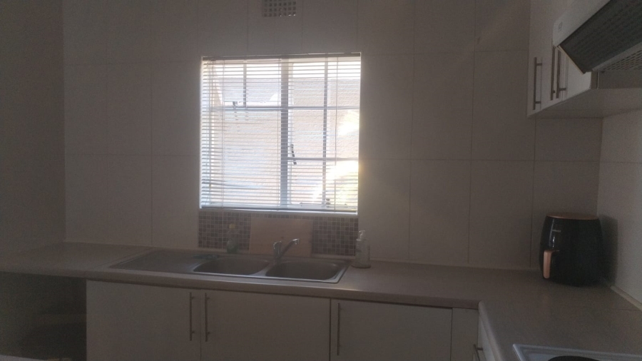 To Let 1 Bedroom Property for Rent in Kabega Park Eastern Cape